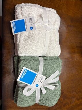 Room Essentials Two-Pack Washcloths - White & Sage